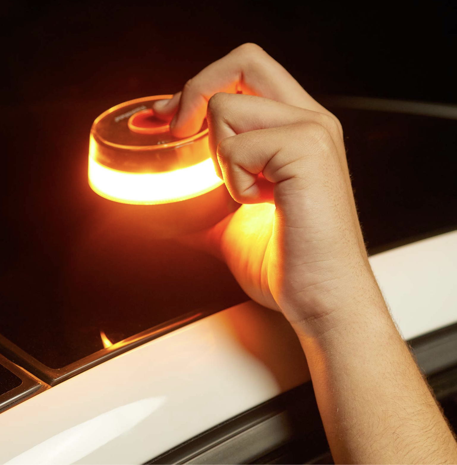 Baliza V16 Conectada DGT 3.0 – Luz de Emergencia Homologada | Flashledsos - Imagen 2